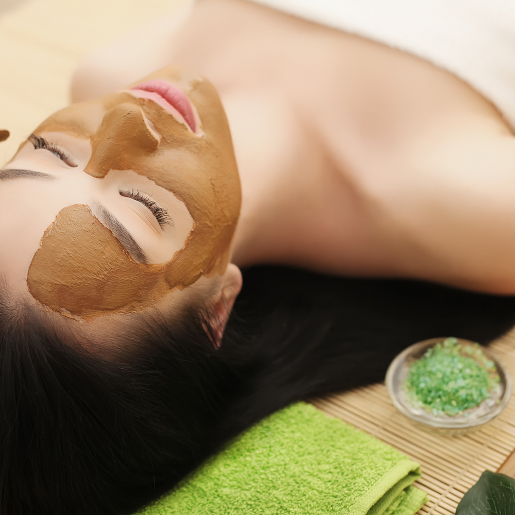 DETOXIFYING CLAY FACIAL